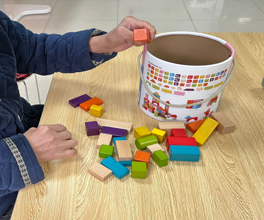 感统课独脚凳的目的_感统训练单腿椅_感统训练坐独角椅