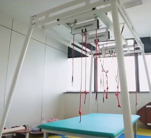 感统训练坐独角椅_感统训练单腿椅_感统课独脚凳的目的