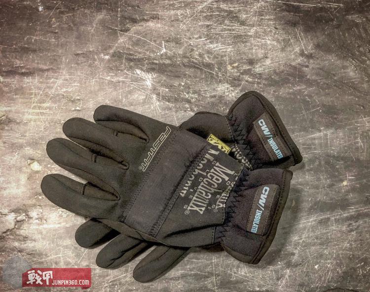 开yun体育app入口登录 装备测评：超级技师Fast-Fit绝缘版手套