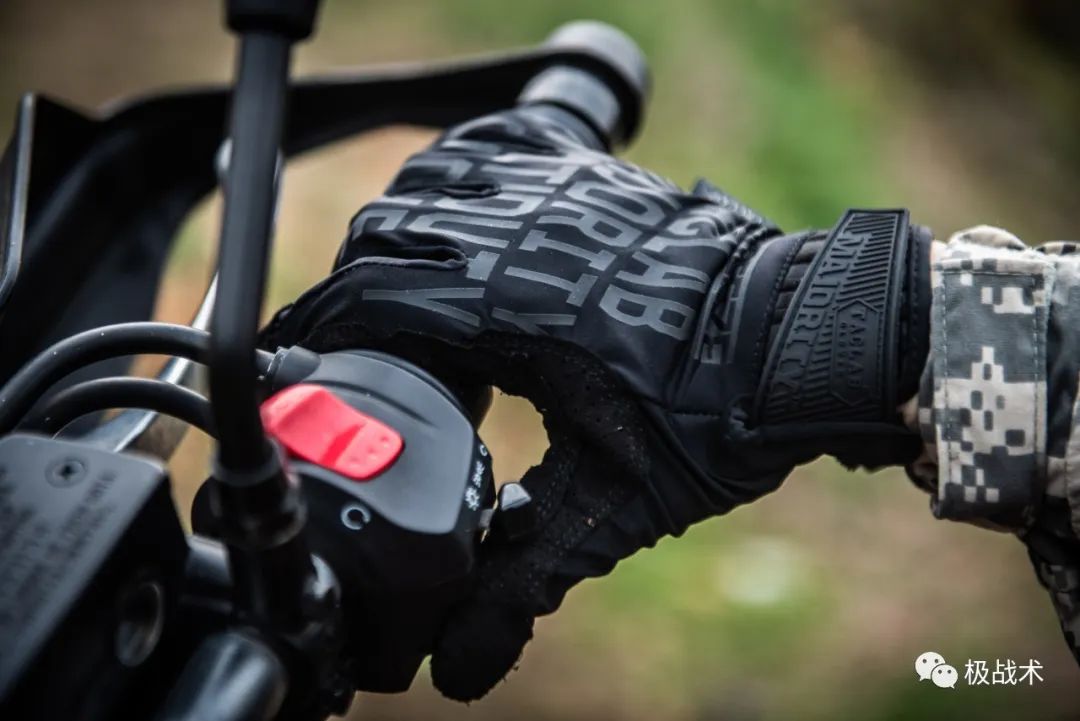 战术手套_专业健身手套_透气夏季手套