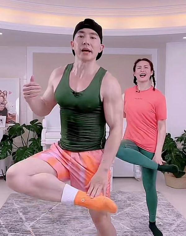 开yun体育app入口登录 “掏空你身体”的刘畊宏，凭什么火？