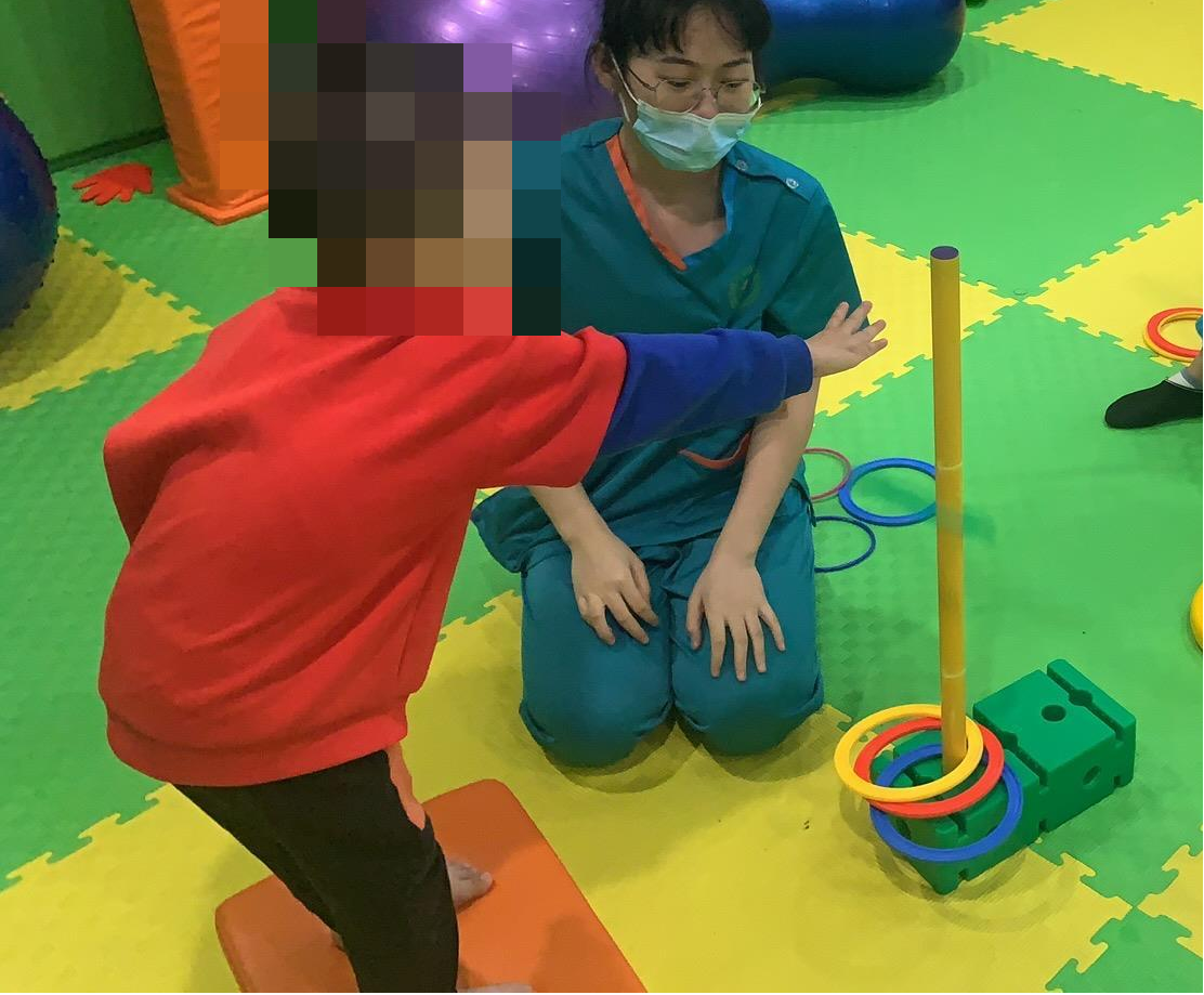 椅子体能训练_感统训练单腿椅_感统课独脚凳的目的