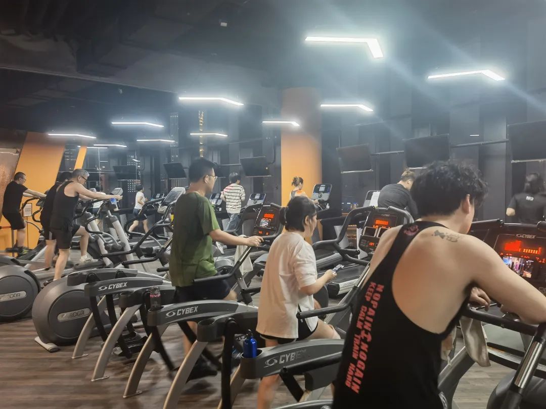 杭州跑步机什么牌子售后好的_杭州节后减肥 健身房人气飙升 晚高峰健身