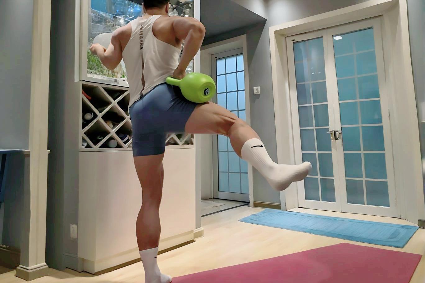 股四头肌训练椅_男性练臀好处_男性臀部训练方法