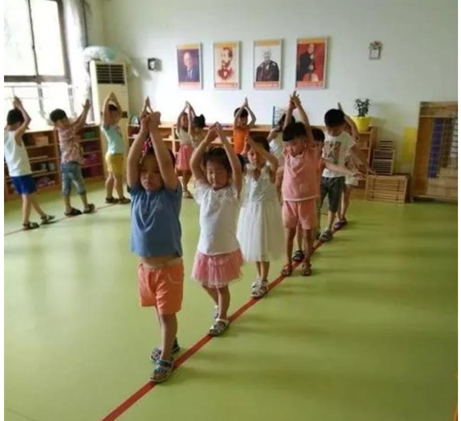 感统训练单腿椅_感统训练单脚站立_椅子体能训练