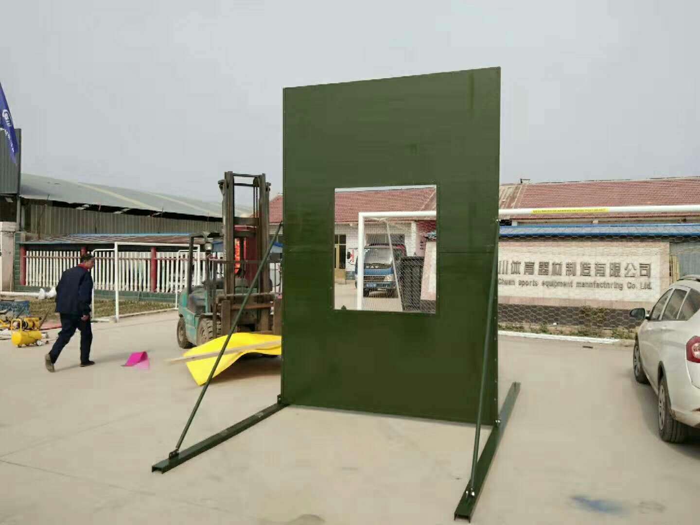 300米障碍训练器材