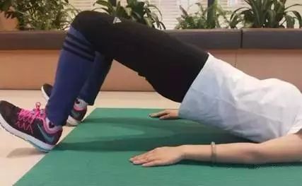 骨关节炎康复训练_股四头肌训练椅_膝关节骨性关节炎发生机制