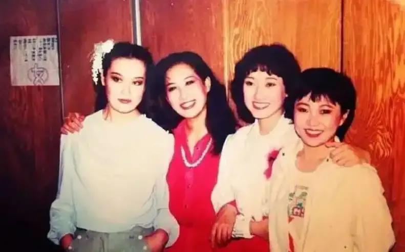 开yun体育官网入口登录app 东方歌舞团的五朵金花，有人客死他乡，有人被封杀，她却很幸福