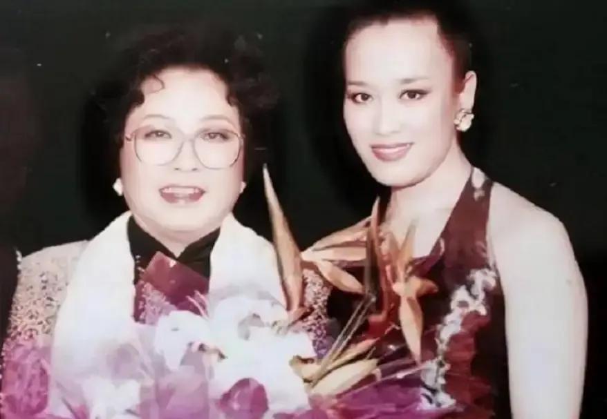 金花歌曲年龄_永远的紫金花歌曲_五朵五朵金花歌曲