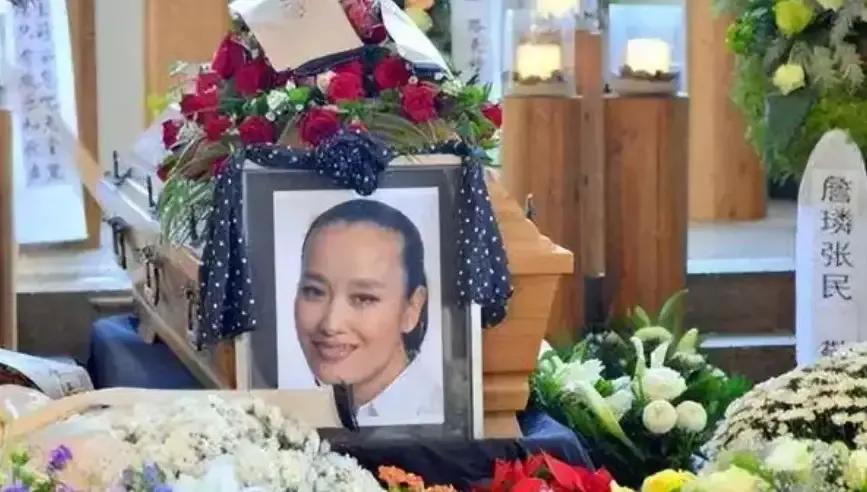 五朵五朵金花歌曲_永远的紫金花歌曲_金花歌曲年龄