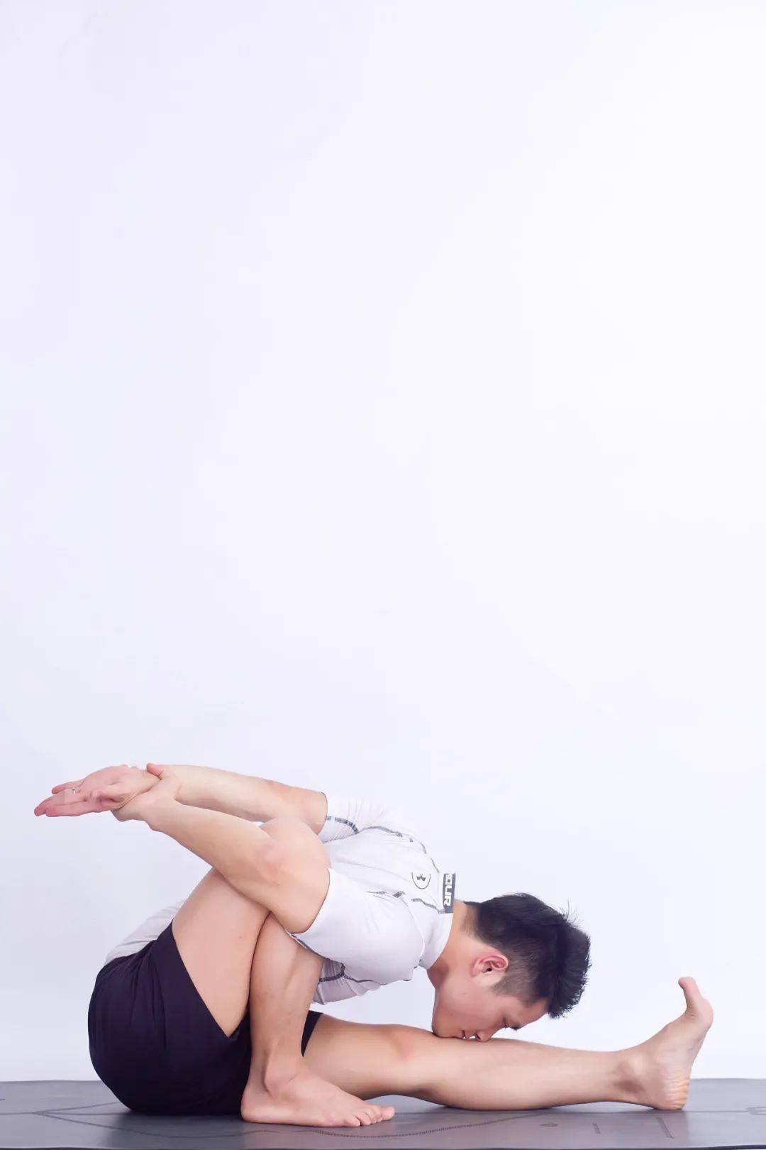 瑜伽颈椎健身图片_颈椎健身瑜伽_锻炼颈椎瑜伽视频教程