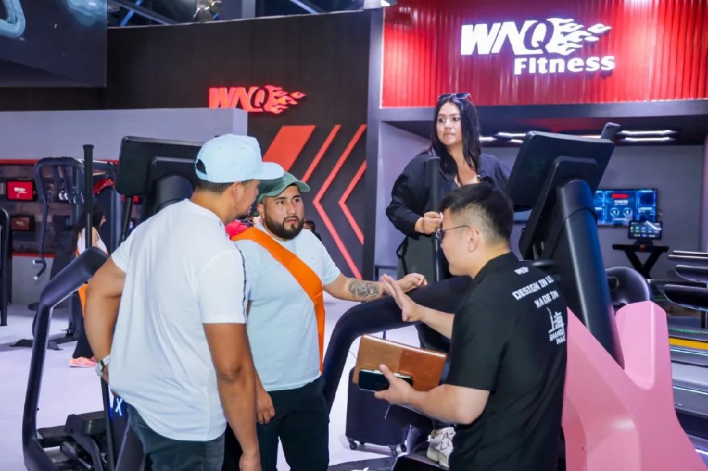 2025中国国际体育用品博览会 WNQ万年青 E6椭圆机_wnq跑步机5000m