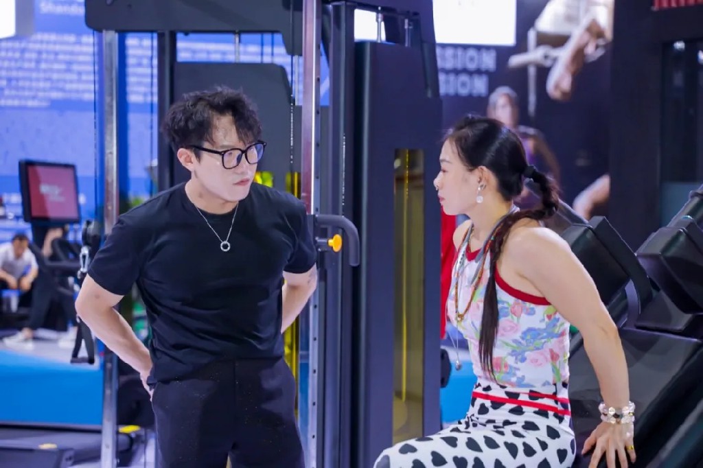 wnq跑步机5000m_2025中国国际体育用品博览会 WNQ万年青 E6椭圆机