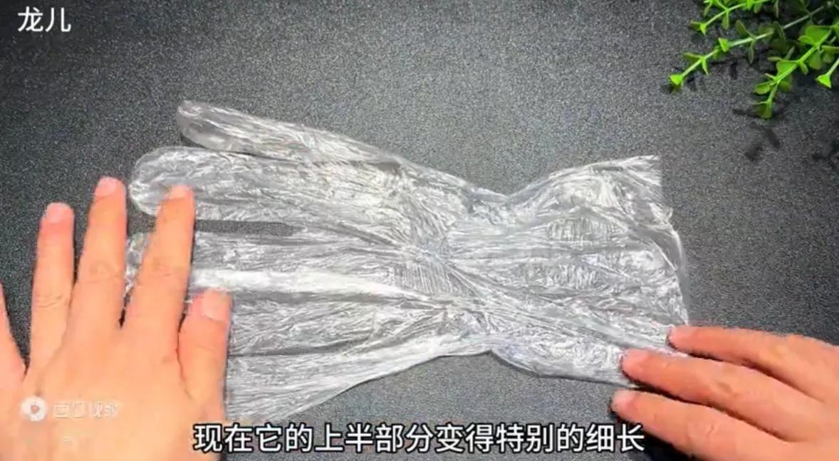 一次性手套正确戴法_如何让一次性手套更服帖_健身手套紧的好处