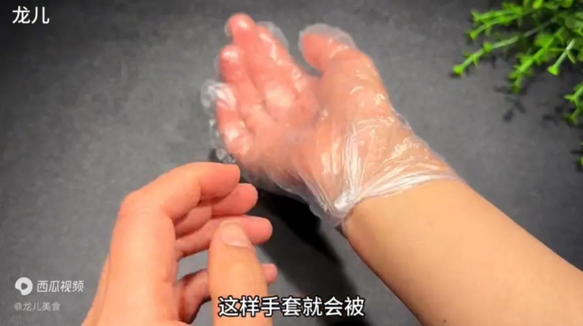 健身手套紧的好处_如何让一次性手套更服帖_一次性手套正确戴法