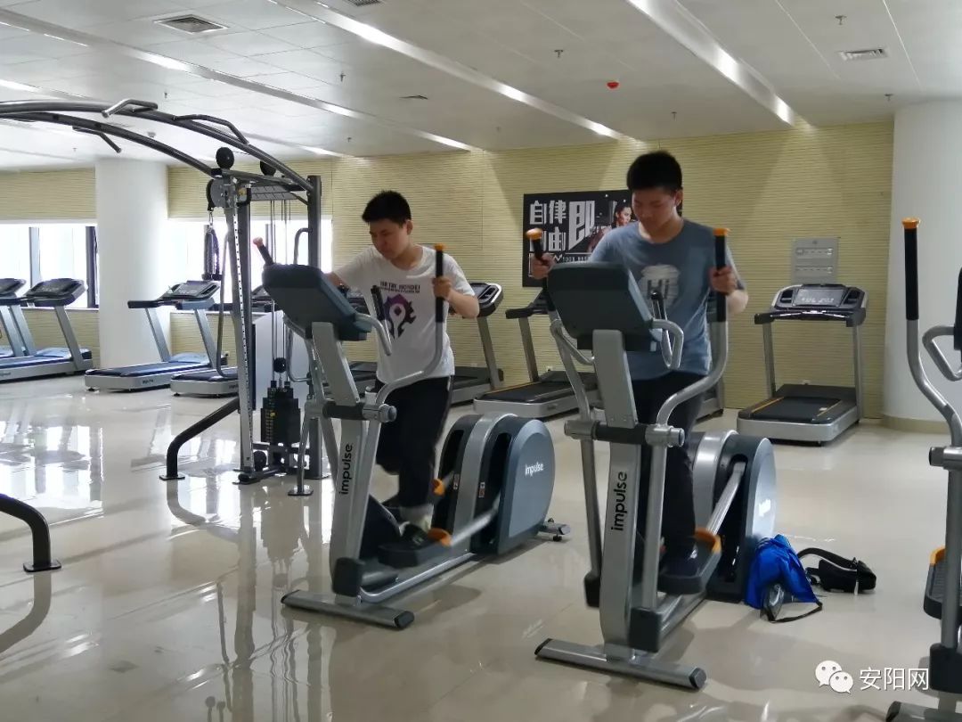 综合力量训练器安装_力量训练机器_力量综合训练器