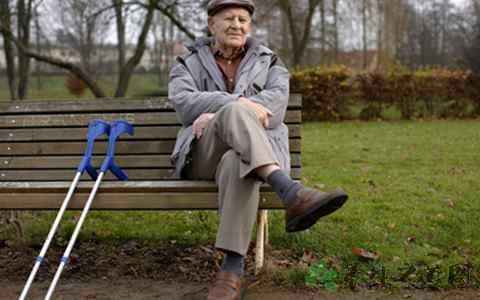 髋关节坐姿_髋关节训练椅_髋关节训练器的适应症