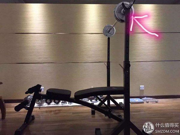 健身手套臭了_健身手套有味道_手套味大有毒吗