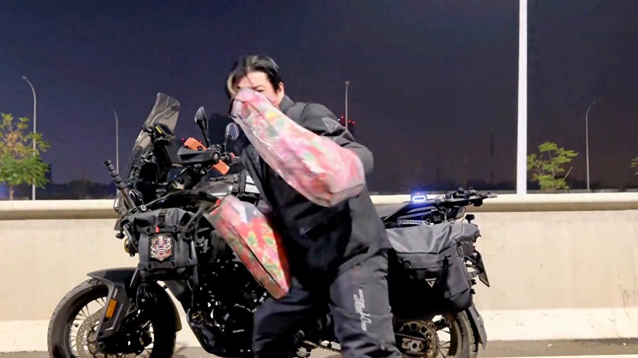 开yun体育官网入口登录体育 摩托车手闷子解决了我不想带厚手套的问题，晚上到0度