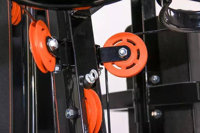 综合训练器评测_海德三人站健身器材_360度综合训练器