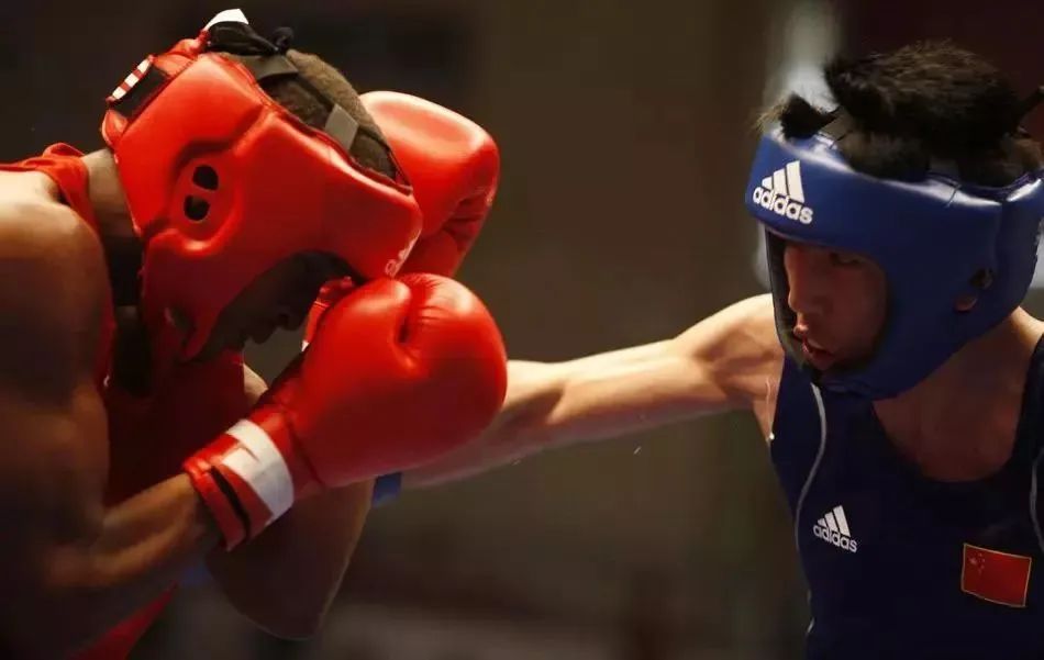 健身手套推荐 知乎_拳击手套材质选择_热辣滚烫拳击手套