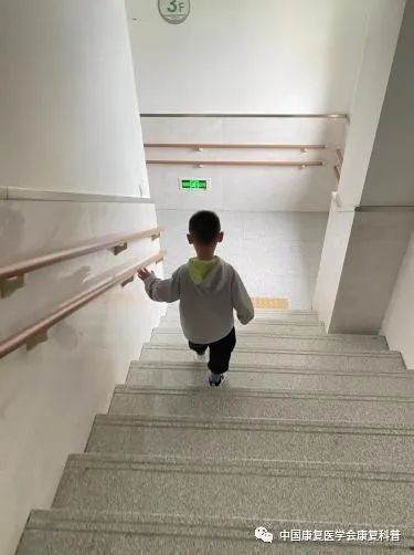 感统训练单腿椅_感觉统合训练方法_儿童感觉统合游戏大全