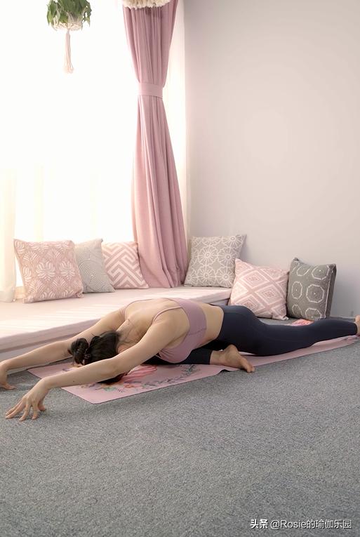 髋关节灵活度锻炼动作_久坐腰痛髋部僵紧缓解方法_髋关节训练椅