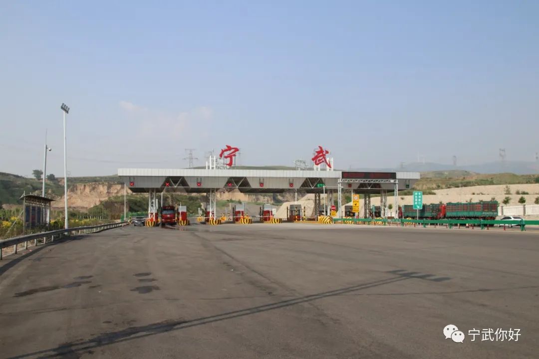 广场舞凤凰飞教学_广场舞凤凰飞分解动作_广场舞凤凰飞舞