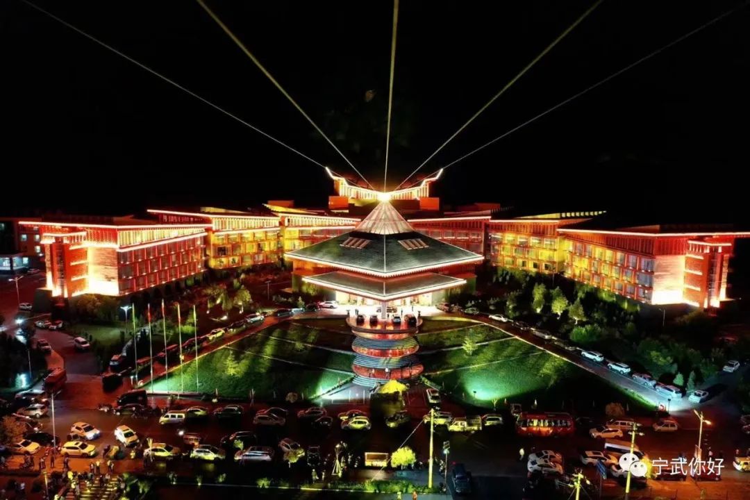 广场舞凤凰飞舞_广场舞凤凰飞分解动作_广场舞凤凰飞教学