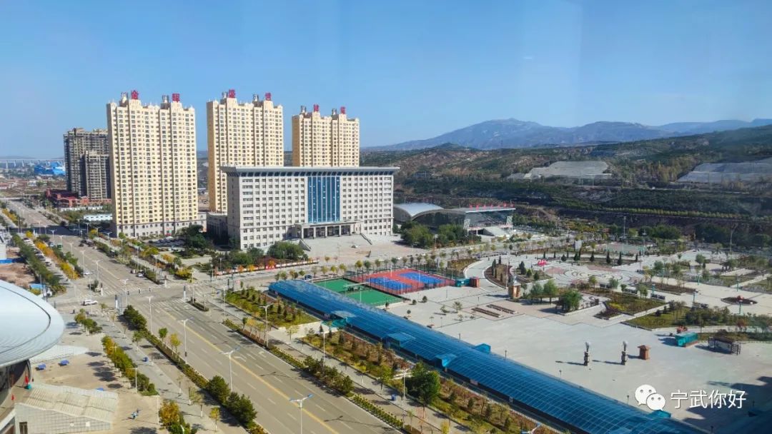 广场舞凤凰飞教学_广场舞凤凰飞分解动作_广场舞凤凰飞舞