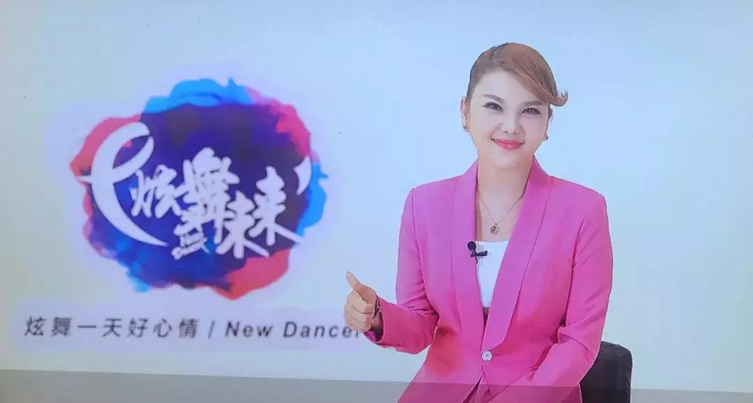 广场舞凤凰飞分解动作_广场舞凤凰飞教学_广场舞凤凰飞舞