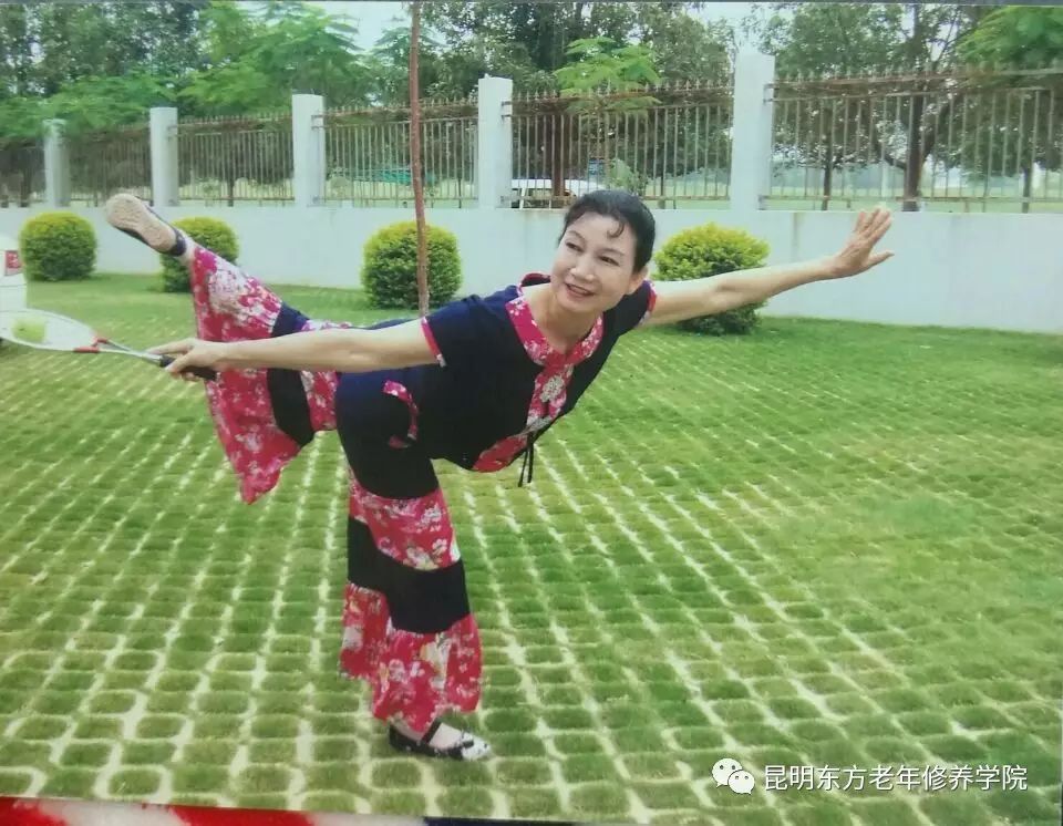 体操健身老年节中班教案_二十四节中老年健身体操_中老年建身体操