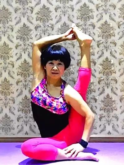 体操健身老年节中班教案_二十四节中老年健身体操_中老年建身体操