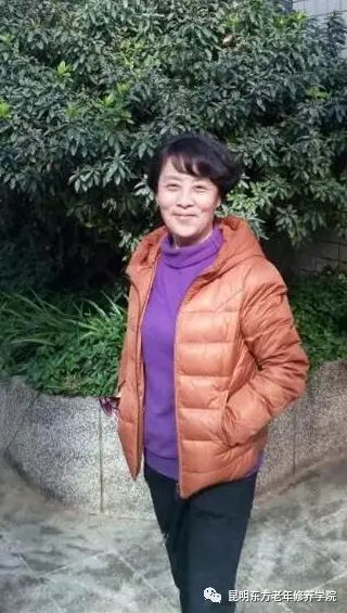 体操健身老年节中班教案_中老年建身体操_二十四节中老年健身体操