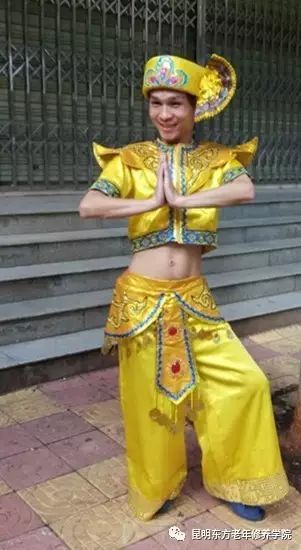 中老年建身体操_体操健身老年节中班教案_二十四节中老年健身体操