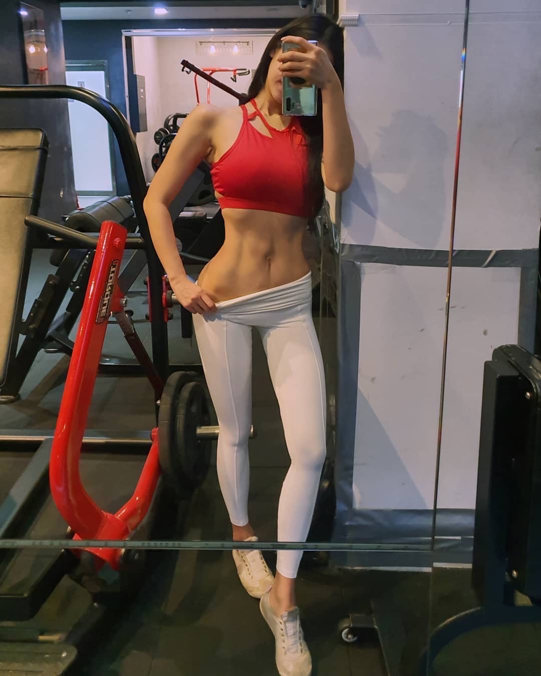 开yun体育官网入口登录体育 居家弹力圈哑铃下肢训练，7个动作暴汗燃脂瘦腿，高翘圆润蜜臀