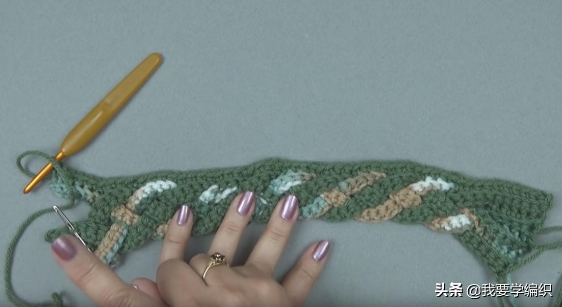 健身护腕手套_中粗羊毛线钩针教程_护腕绞花无指手套钩法