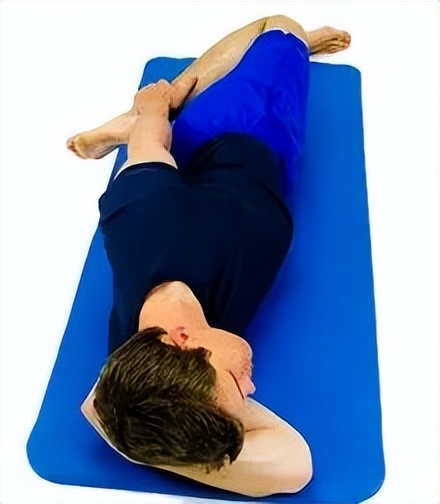 膝关节疼痛股四头肌锻炼方法_股四头肌无力膝盖疼痛原因_股四头肌训练椅