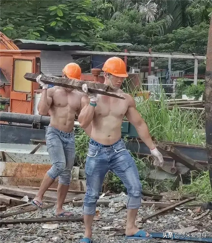 开yun体育官网入口登录体育 每天搬砖做体力活，为什么练不出健身房里那样的肌肉呢？