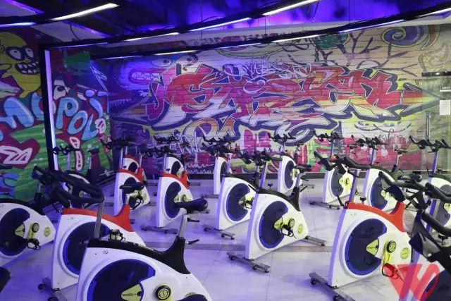 健身手套+护腕_手套健身护腕图片_带护腕的健身手套