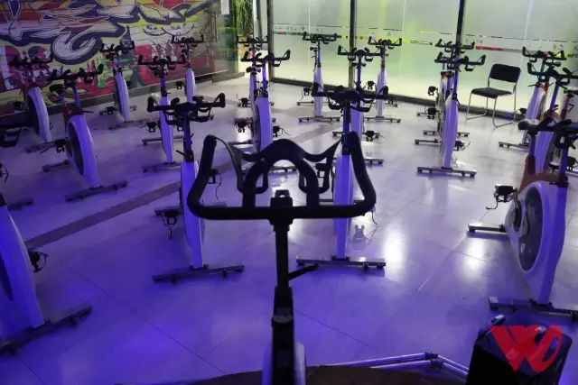 手套健身护腕图片_带护腕的健身手套_健身手套+护腕