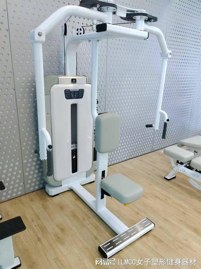 多功能综合训练器_多功能胸背训练器选购指南_如何选择适合家庭的多功能健身器械