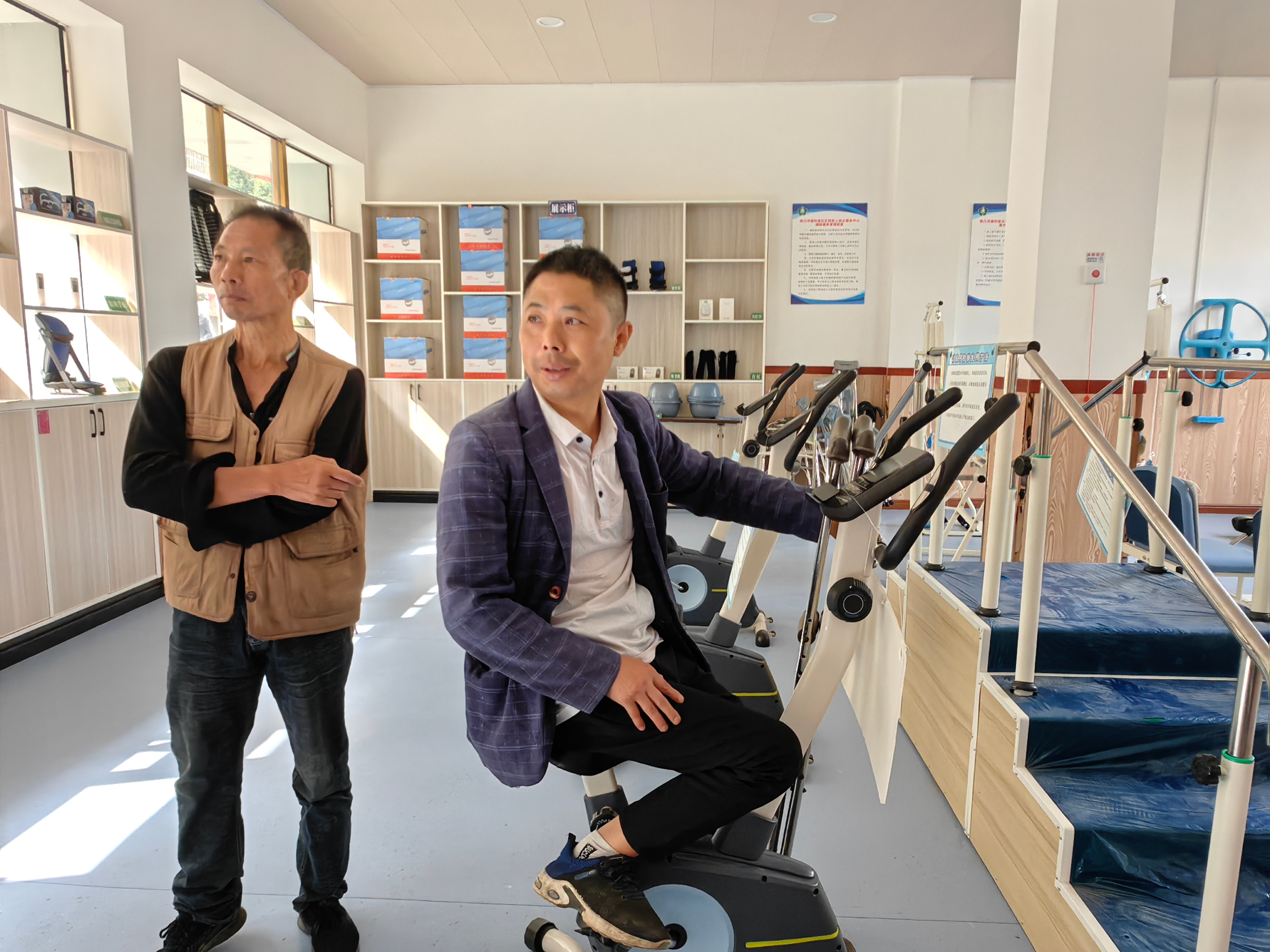 股四头肌训练椅使用方法_股四头肌训练椅安装步骤_股四头肌训练椅