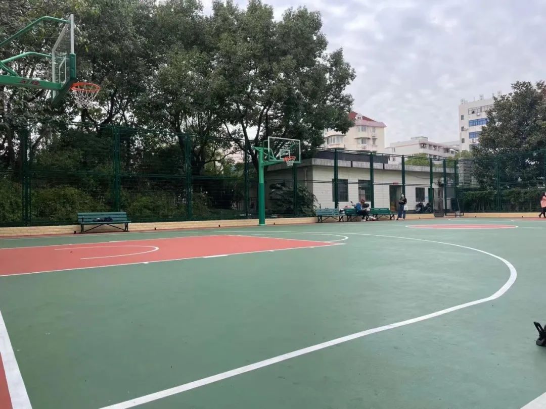 五人站综合训练器安装_椭圆机锻炼方法_社区健身器材使用方法