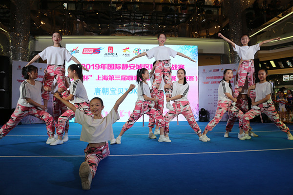 健美操拉拉队表演视频_校园啦啦操培训 _ 上海啦啦操俱乐部 