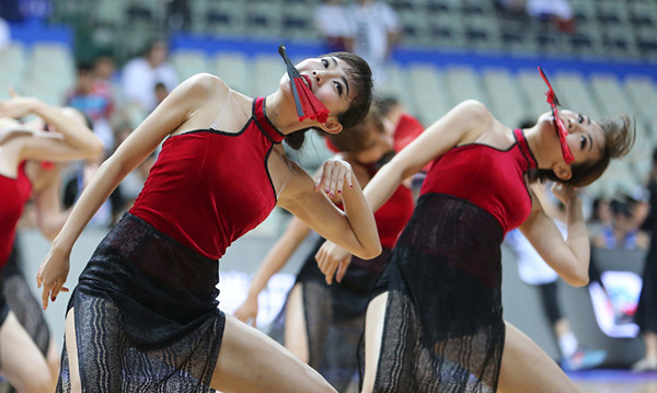 健美操拉拉队表演视频_ 上海啦啦操俱乐部 _校园啦啦操培训 