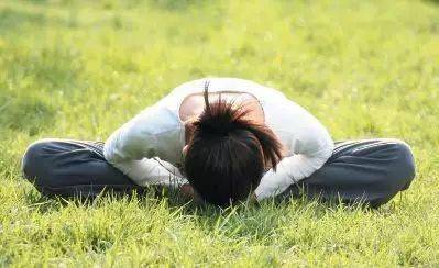 夏日健身 瑜伽_瑜伽体式功能介绍_常见瑜伽体式功效