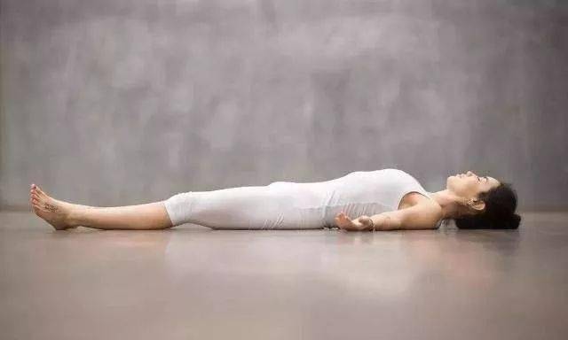 瑜伽体式功能介绍_夏日健身 瑜伽_常见瑜伽体式功效