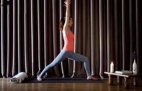 夏日健身 瑜伽_瑜伽体式功能介绍_常见瑜伽体式功效