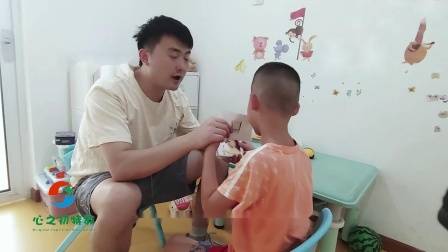 武汉自闭症家庭干预亲子互动课题:常用物体功能表达-孩子们不仅能够学习到物品的功能,还能在互动和游戏中提升语言表达和理解能力,同时培养观察力、想象力和合作精神